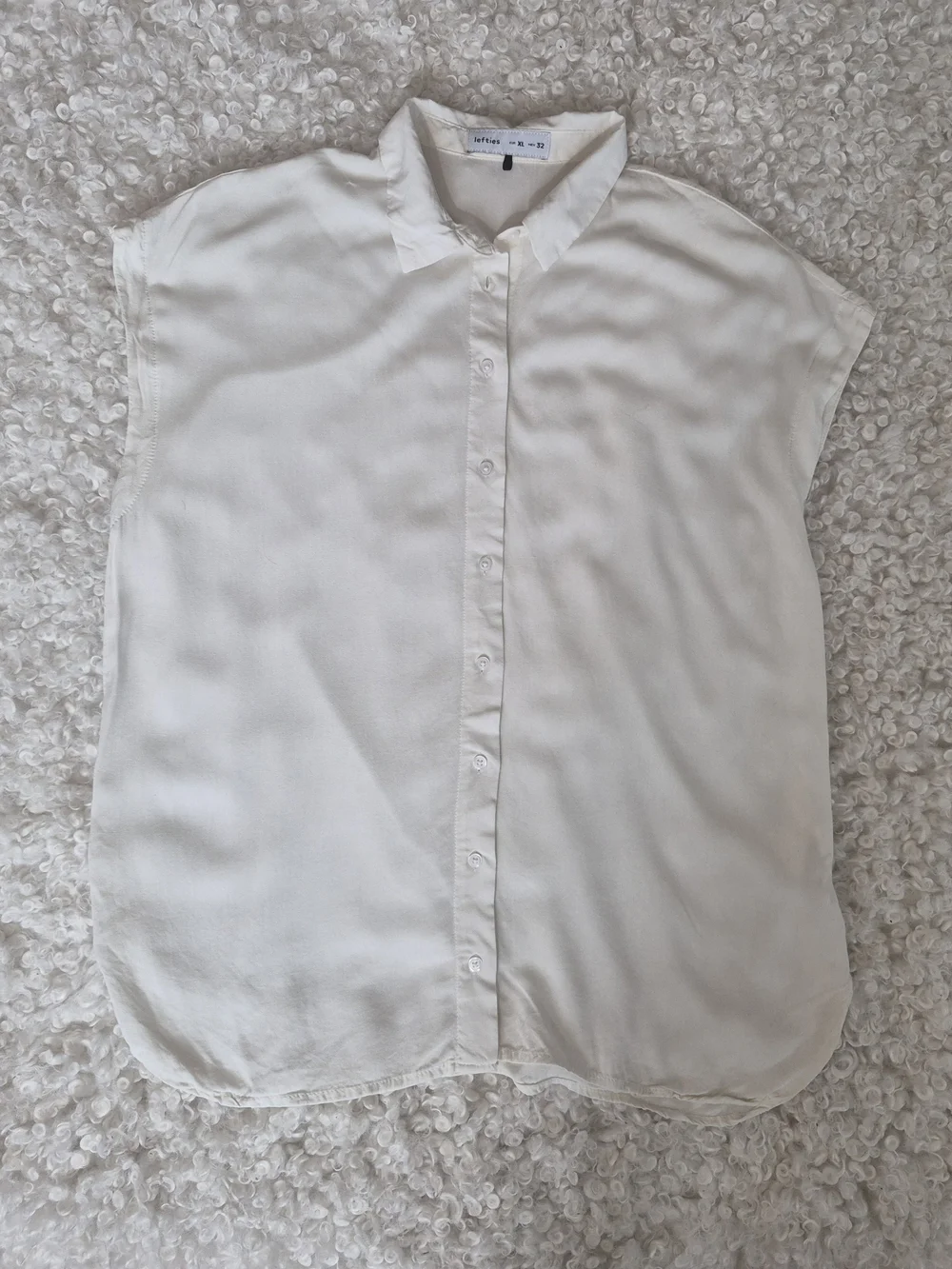 Lefties White Sleeveless Button Down Shirt XL Blouse Semi Sheer Casual Chic - Picture 5 of 8